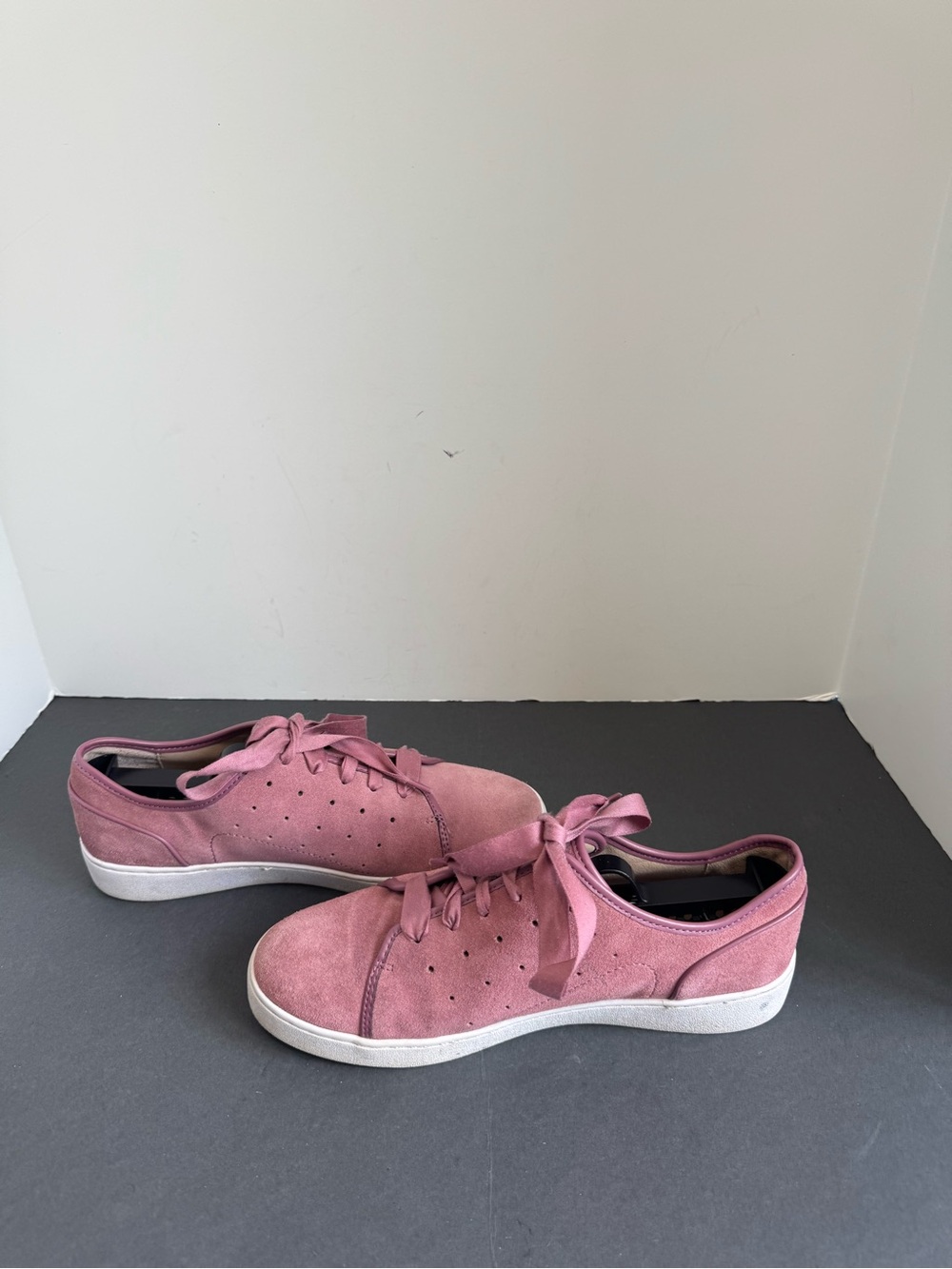 Vionic Keke mauve/lavender suede wide satin laces sneakers. Size 9.5 - Picture 10 of 14